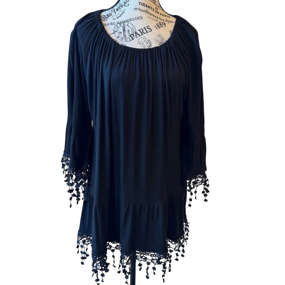 Avenue Women’s Blouse size 18 Black 3/4 Bell Sleeve Lace Trim With Tassles